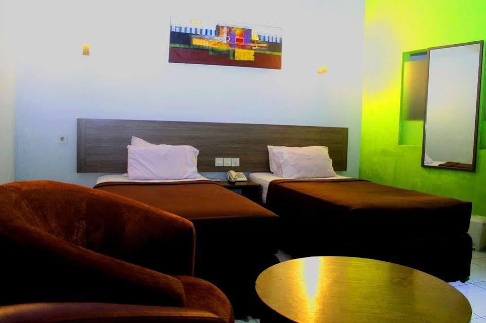 Xtra Hotel Bengkulu Extérieur photo